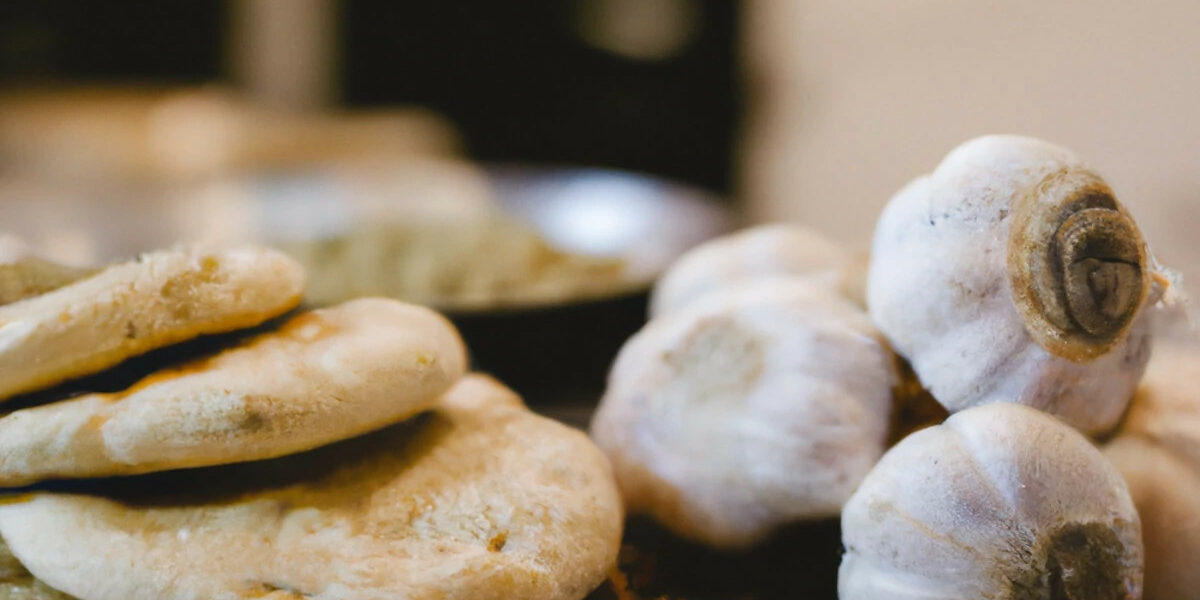 garlicky mini naan bread