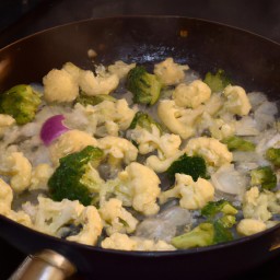 

This gluten-free, eggs-free, nuts-free and soy-free sauté side dish of broccolis and cauliflower is a tasty stir fry.
