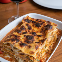 

This last-minute Italian lasagna is an egg & nut free, delicious baked dish perfect for lunch or dinner! Made with layers of spaghetti sauce, cheese-filled ravioli, spinach, vegan pepperoni and topped with mozzarella & parmesan cheeses.
