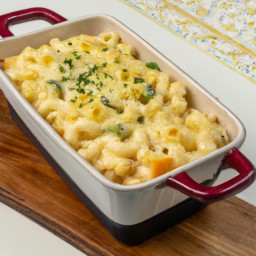 

This creamy and cheesy veggie mac n cheese is a delicious baked dinner that is free of eggs, nuts, and soy. Made with wholesome ingredients like butternut squash, penne pasta, butter, leeks, all purpose flour milk & cheddar cheese.