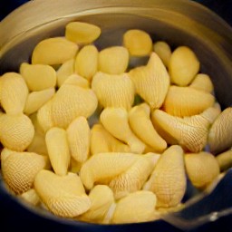 3 liters of water with 2 tsp of salt in a saucepan, boiled for 3 minutes, then added jumbo pasta shells. cooked for 8 minutes on medium heat.