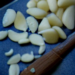 garlic that has been peeled and minced.