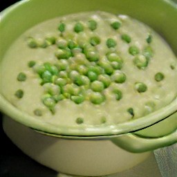 a plate of creamed peas.