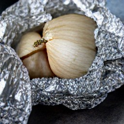 garlic that has been cooked for 20 minutes.