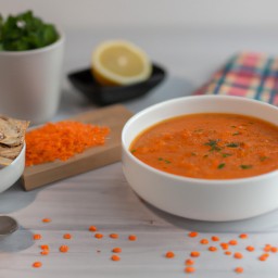 

This vegan, gluten-free, lactose-free and nuts-free red lentil and carrot soup is a tasty side dish made with onions, tomatoes, vegetable broth and coconut milk.