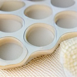 the muffin tin will have paper liners on the bottom.