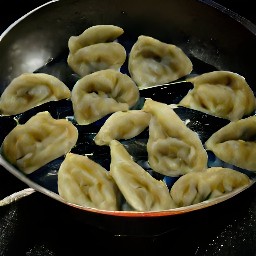 dumplings that have been cooked for 4 minutes.