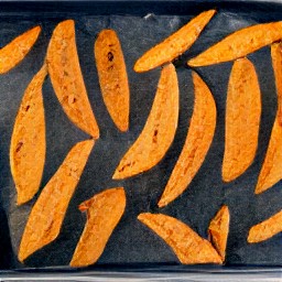 a baking pan placed in the oven and left to bake for 20 minutes.