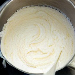 a buttercream frosting.