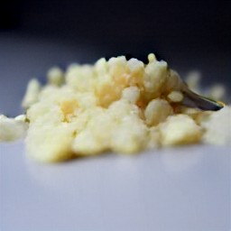 a peeled and minced garlic.