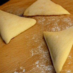 a triangle-shaped puff pastry.
