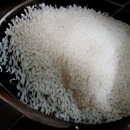 clean, rinsed white rice.