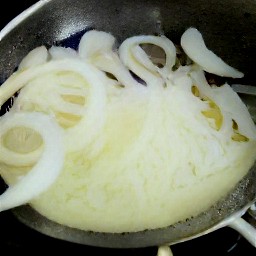 cooked onions.