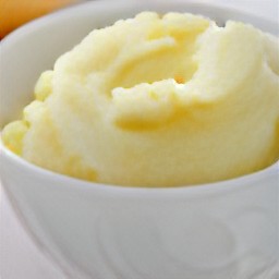 mashed potatoes in a bowl.