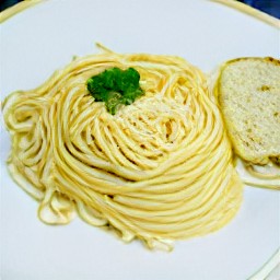 to serve the spaghetti with slices of bread.
