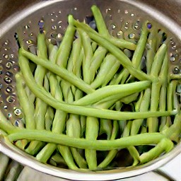 the green beans are rinsed.