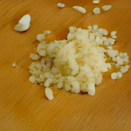 garlic that has been peeled and chopped.