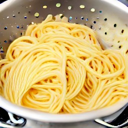cooked spaghetti.