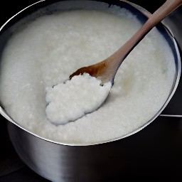 the milk has been cooked over low heat for 20 minutes.