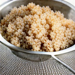 the quinoa is drained in the same sieve.