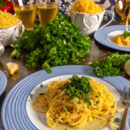 
A delicious vegan Italian pasta dish of spaghetti, olive oil, and garlic; perfect for a tasty and nutritious lunch.