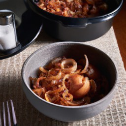 

Caramelized onions are a vegan, gluten-free, eggs-free, nuts-free and lactose free topping made from sweet onions and margarine.
