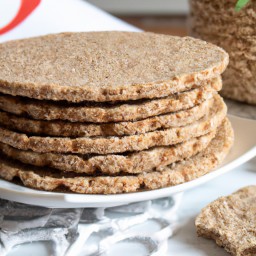 
Oatcakes are a delicious and nutritious snacks made with all purpose flour, rolled oats, brown sugar and shortening - free from eggs, nuts and lactose!