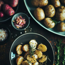 

Roasted new potatoes are a vegan, gluten-free, nut-free, soy-free and lactose-free baked side dish; a delicious way to enjoy vegetables.