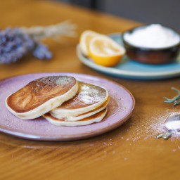 

These delicious pancakes are a great snack for kids, made with all-purpose flour, eggs and whole milk and completely free of nuts and soy!