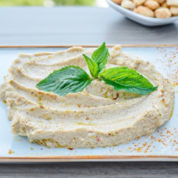 

Basil and white bean hummus is a delicious, vegan-friendly nut-free side dish made with kidney beans, tahini, and other flavorful ingredients. It's also gluten, egg, soy & lactose free.