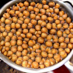 the chickpeas are drained of water.