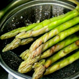 the asparagus is rinsed.