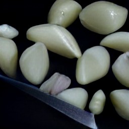 5 cm pieces of broccoli, sliced shallots, peeled and chopped garlic, and thin sage leaves.