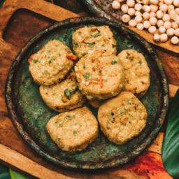 

Cajun chickpea cakes are a nutritious and flavorful vegan, nuts-free, eggs-free and lactose-free lunch or side dish made from vegetable oil.