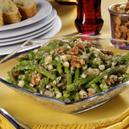

This vegan, gluten-free, eggs-free and lactose-free side salad is a delicious combination of green beans, balsamic vinegar, olive oil and walnuts.
