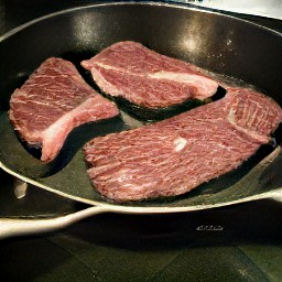 the beef cooked for 5 minutes with the garlic sliced and added in.
