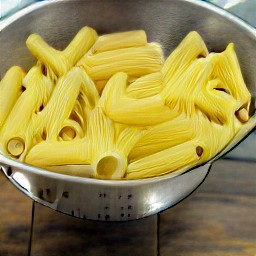 the pasta is drained of water.