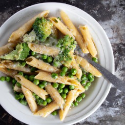

This delicious Italian lunch combines pasta and vegetables with a creamy green sauce - made from broccoli florets, frozen peas, snow peas, soft cheese and parmesan cheese - that is both nut-free and soy-free.