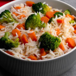 
Vegetable fried rice is a delicious gluten-free, nuts-free and lactose-free Asian lunch made of onions, red bell peppers, broccoli florets and eggs over basmati rice.