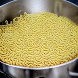 cooked egg noodles.