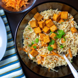 

This delicious, Asian-style fried noodle salad is the perfect lactose and nut free lunch. It's made with red bell peppers, tofu, coriander and rice vinegar - delish!