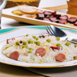

Delicious, gluten-free, nut-free and lactose-free vegetarian pepperoni and pea rice lunch made with Italian sausage, long grain rice, frozen peas and eggs.